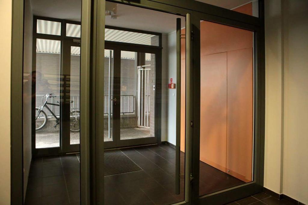 Pangsapuri studio 35 m² dengan 1 bilik mandi peribadi di Pusat Bandar Poznan Luaran gambar
